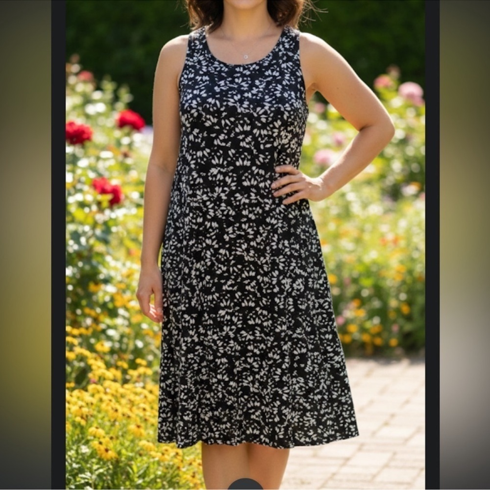 CeCe Black & White Floral Sleeveless Midi Dress - Large